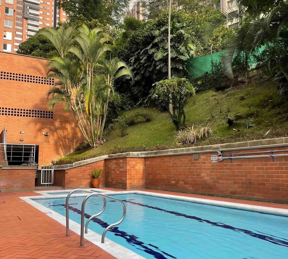 Very Cozy 2 Bedroom 2 Bath With Balcony In El Poblado Medellin Apartment